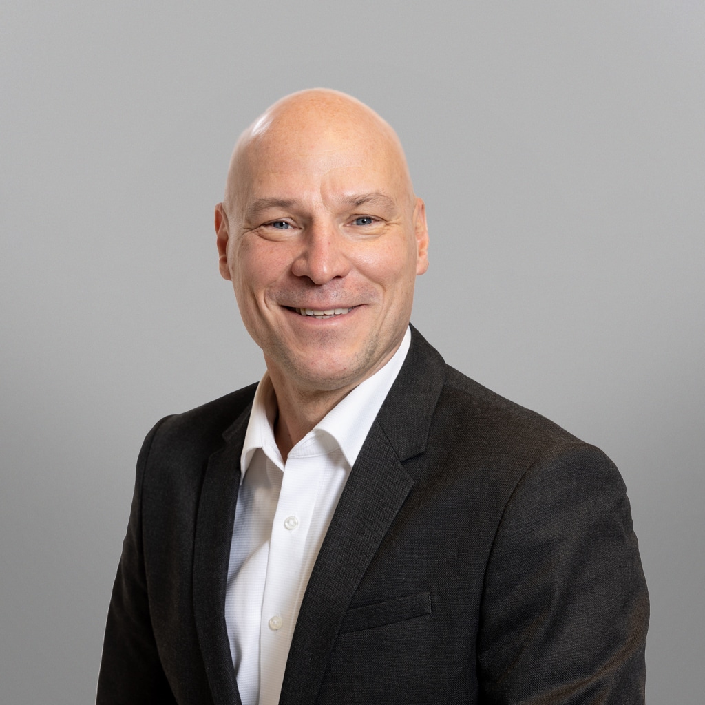 Headshot of Henrik Isophahkala